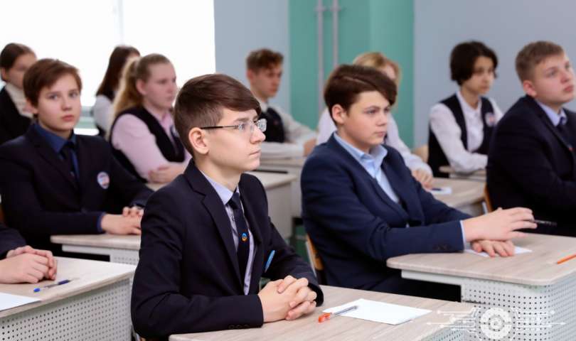 Обучающиеся ИТШ № 777 приняли участие во Всероссийском открытом уроке «Защитники мира»